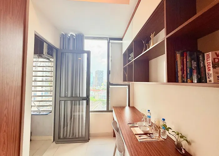 Double E Saigon Apartment In Rivergate Building